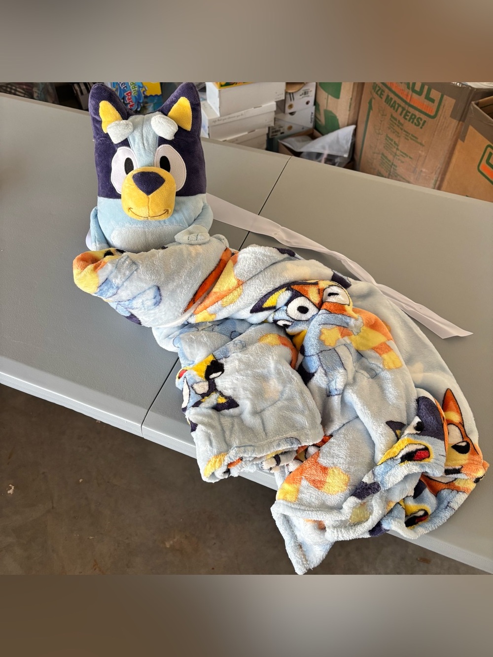 Bluey Kids Plush hugger with Soft cozy Throw Blanket sets 40x50 NEW